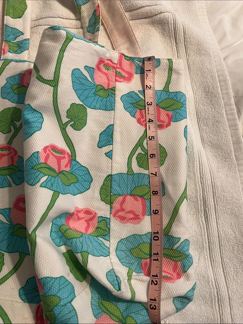 Lilly Pulitzer Cream Tote with Pink Roses and Blue Flowers - Picture 6 of 12
